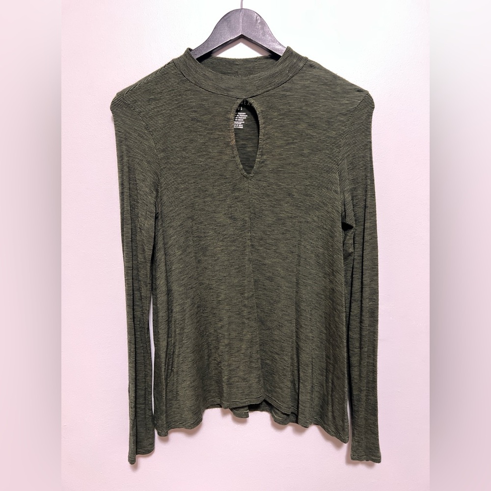 American Eagle  green long sleeve top with keyhole neckline XS